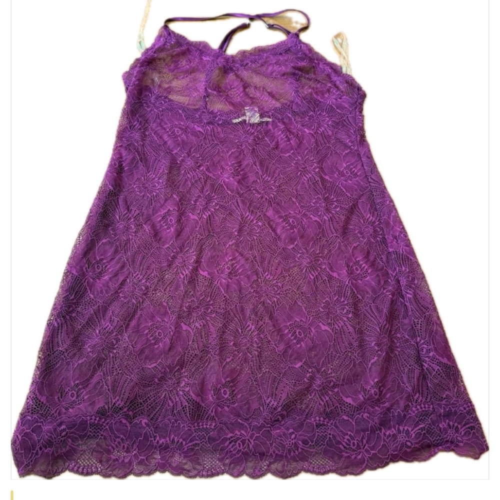Victoria's Secret Plum Fishnet Floral Mesh‎ Lace Chemise Scalloped Hem Large EUC